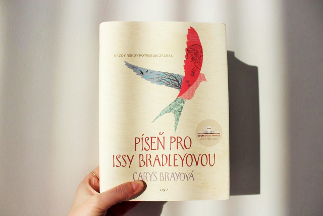 Píseň pro Issy Bradleyovou